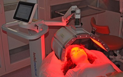 Terapia revolucionária de LED para travar a calvície chega a Portugal